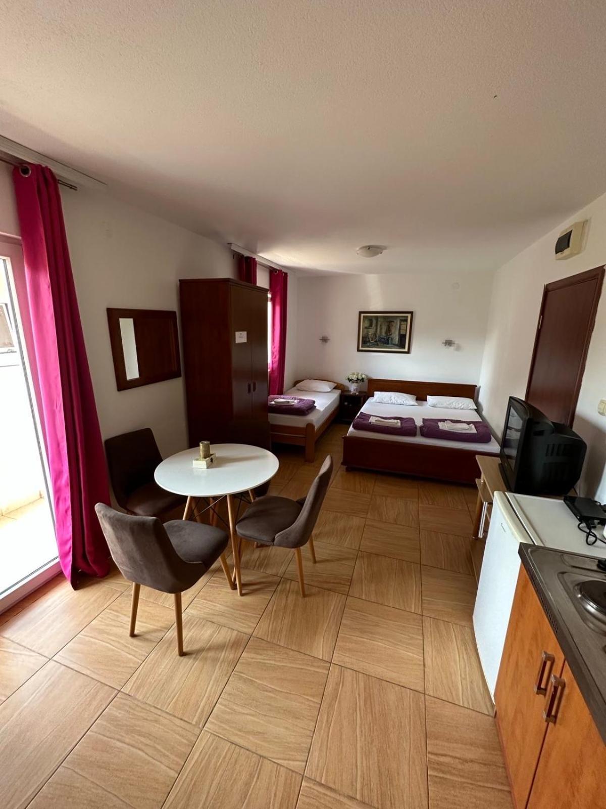 Guest House Andrea Budua Esterno foto